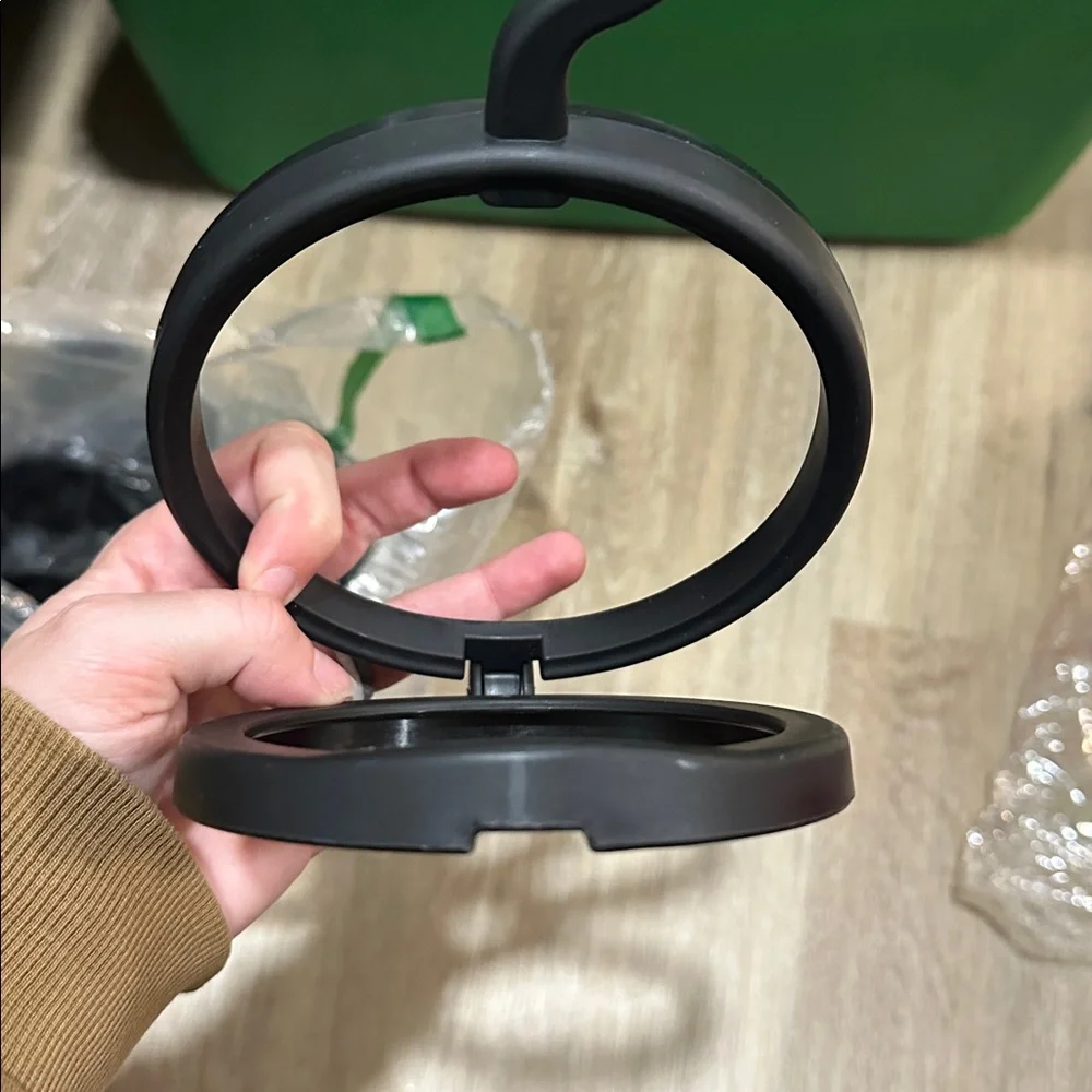 Black Circular Hanger for hats/scarves/wigs set of 6